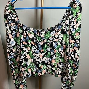 H&M Black and White Crop Blouse with Flutter Sleeves and Ruched Design